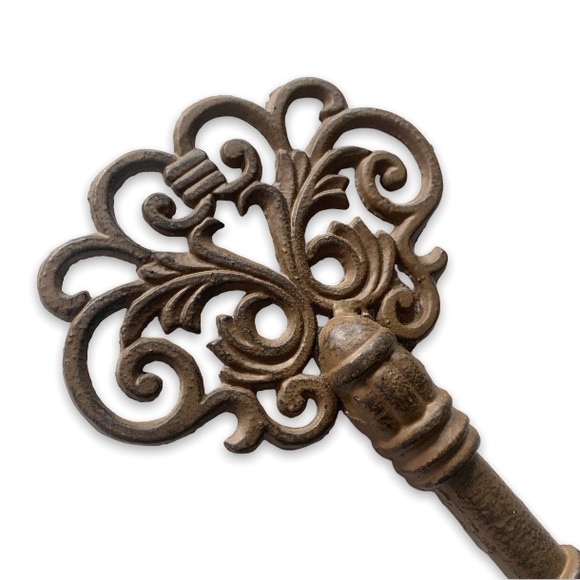 Large Rustic Inspired Metal Key Decor - Picture 2 of 5